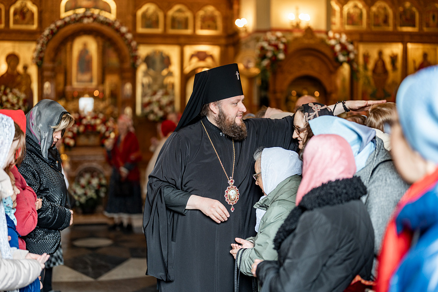 Божественная литургия в Преображенском соборе города Люберцы